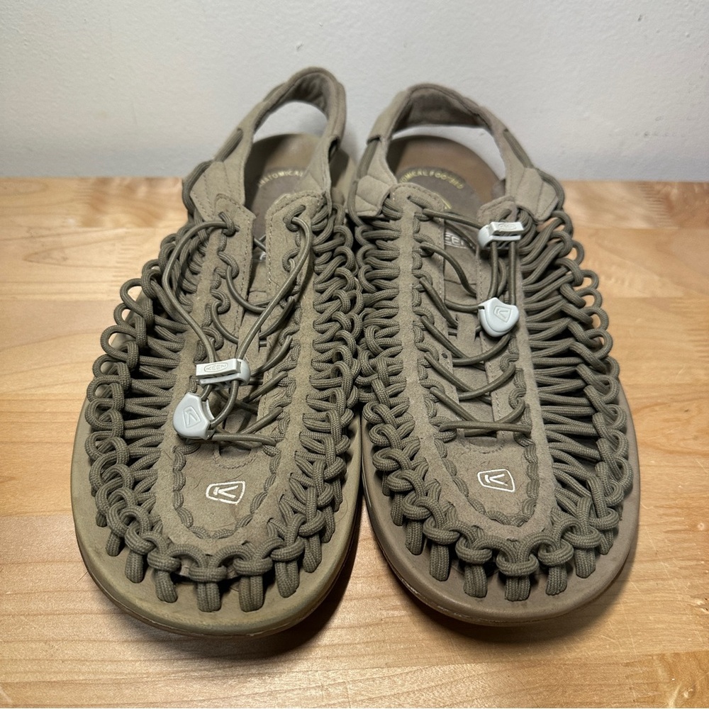 KEEN UNEEK Men’s Sandals US 12 EU 46 Beige Corded Outdoor Hiking Water Shoes